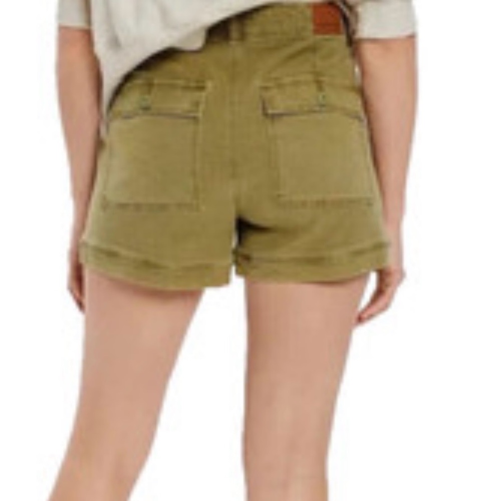 ✨ American Eagle Highest Rise 90s Boyfriend Shorts | Size 2 | Army Green ✨ - Picture 2 of 8